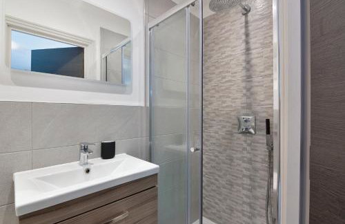 Spacious, 3 bedroom, 2 bathroom, Surbiton - Foto 4