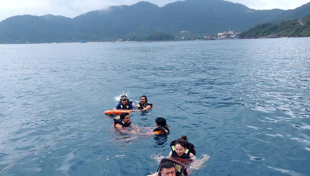 Buceando en las aguas de la isla Cham