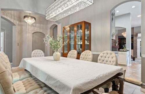 Modern 4BR Home w WiFi by Dell Diamond - Photo 9