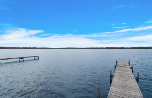 1BR Fife Lake Haven with Fire Pit & Hot Tub - Foto 26