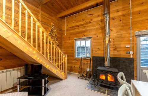 Walliswood Lodge - Wood Burner, Air Con & Wi-fi, Rural Retreat - Foto 2