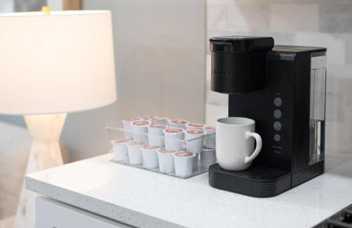 Modern Condo with Private Porch, Mins to NYC - Foto 2