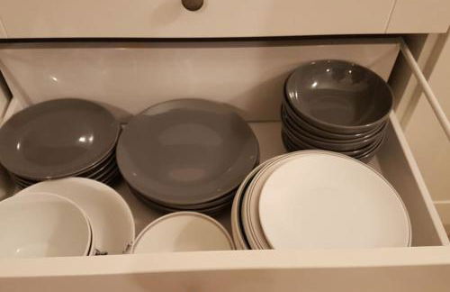 Perfect Family & Friends Home, Free Parking Security Onsite - Photo 30