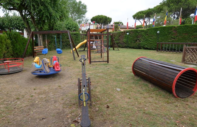 Nice Chalet with Terrace near Sea - Foto 20