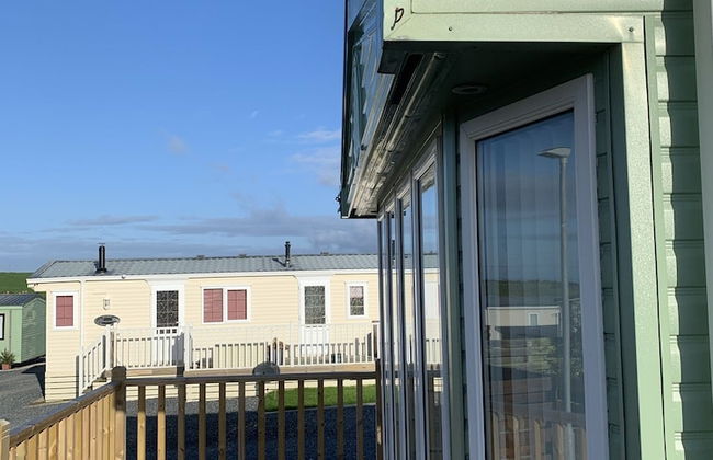 Immaculate 2-bed Lodge in Monreith - Photo 10