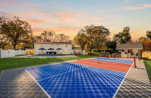Private Pickleball Pool Game Room 5 BR - Photo 1