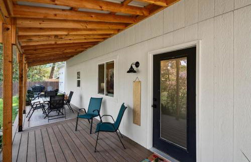 Hidden Gem Cabin in Hungry Horse, Firepit, Close to Glacier - Photo 16