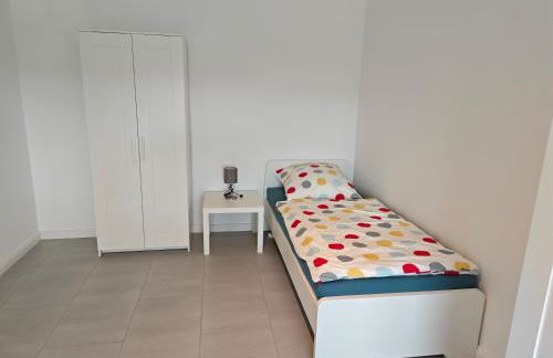 Siegen - Geisweid Work and stay Neu Modernisiert 3 Schlafzimmer Badezimmer Wohnzimmer Balkon - Foto 47
