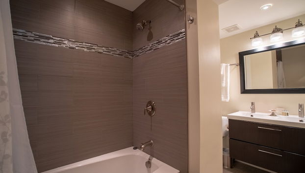 Lincoln Park Suites Operated by Roscoe Village Guesthouse - Foto 5, Badezimmer