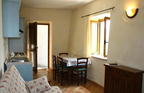 Holiday Home in Canossa With Swimming Pool, Garden, Barbecue - Foto 10