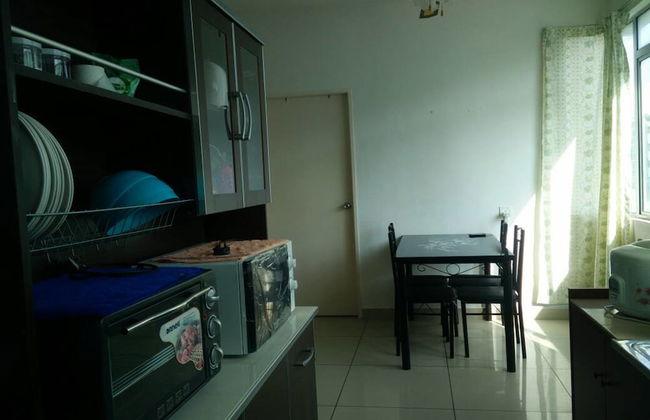 NY Cyber Apartment - Photo 6