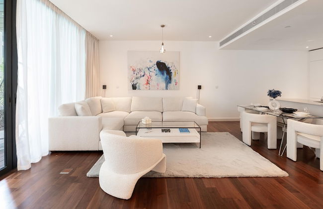 Trendy City Walk Living w Pool View Balcony - Photo 8