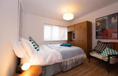 Cosy mid century Stockport with views, dog walks, woodburner - Foto 34