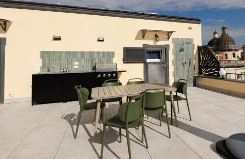 Exclusive Spaccanapoli Penthouse-Terrace with Lift By HouseinNaples - Foto 40