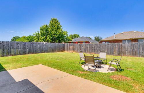 14 Mi to Dtwn OKC Edmond Gem with Fenced Yard! - Foto 2