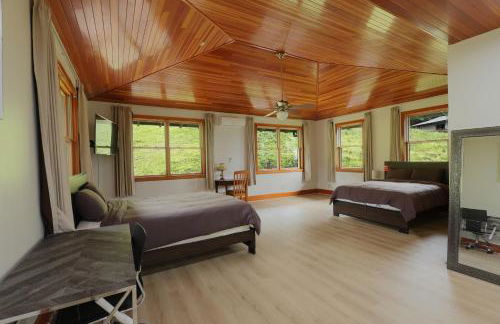 Luxury Oceanview Estate - Photo 8