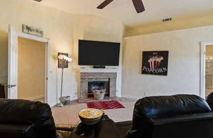 Chardonnay Charm by Avantstay Luxe Group Retreat w/ Pool Mins to Wineries - Foto 36