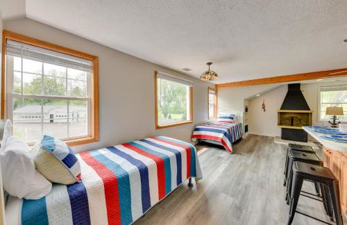 Pistakee Lake Estate with Boat Dock and Hot Tub! - Foto 20