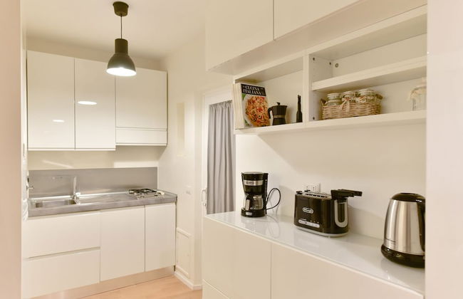 Via Veneto Design Studio - Photo 16