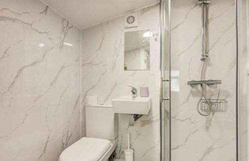 Luxury Studio Cabin - Central Location - Parking - Photo 12