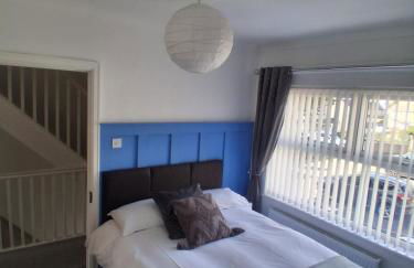 3 Bed Home sleeps 6 in Heart of Cardiff Free Parking - Foto 2