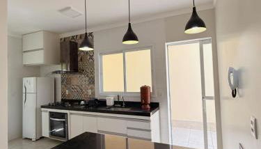 Casa inteira 2 quartos e churrasqueira - Foto 1