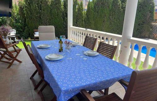 Chalet con piscina privada, parking y zona BBQ - Foto 32