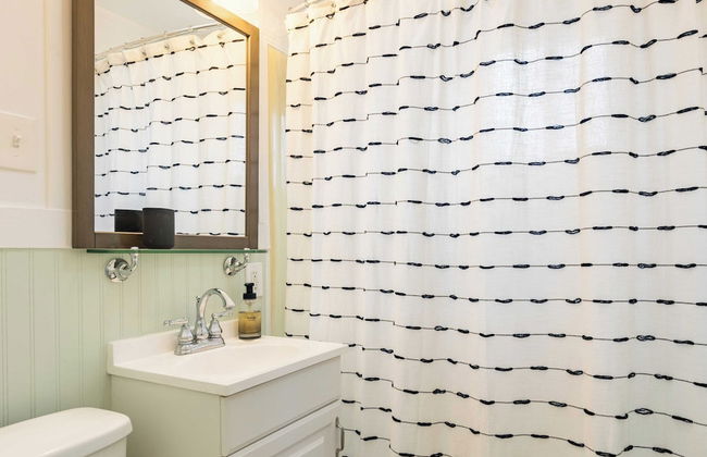 Swan Lake Cottage by Avantstay Views + Firepit - Foto 17