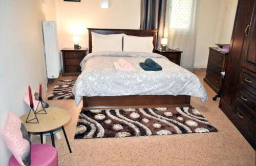 Little House - Photo 4