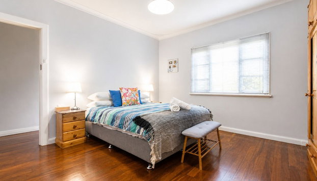 Relax and Unwind at Otters Retreat - Photo 4, Chambre