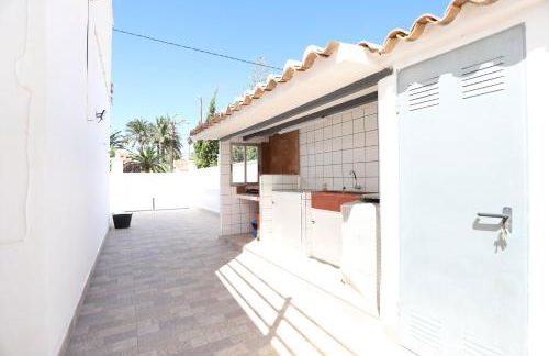 2 apartamentos en una excelente villa de playa compartiendo Piscina y Jardín - Foto 37