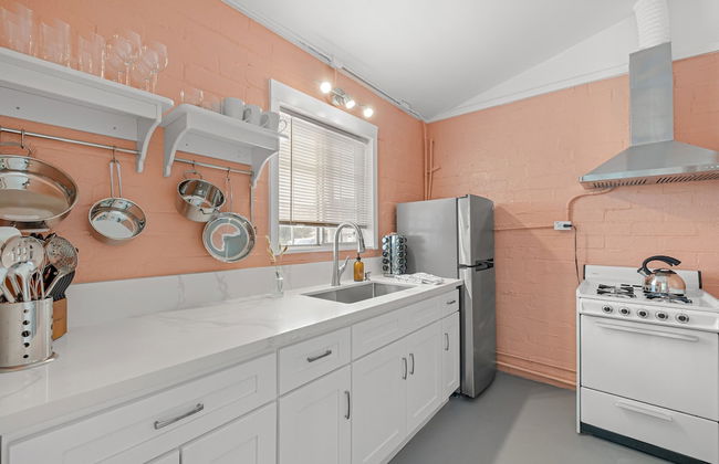 Fable by Avantstay 2 Unique Spaces w Bowling Hot Tub Fire Pit Large Yard - Photo 23