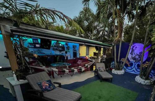 Artistic Retreat, King Suite with Private Balcony! - Foto 20