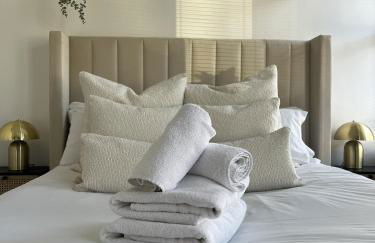 Restored Victorian Home with Private Garden - Foto 25