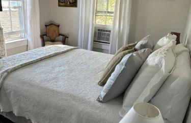 New Leeds listing Near Graces diner and Hudson! - Foto 19