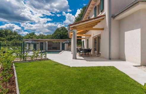 Villa Macan with Private Pool, Sauna & Garden - Photo 7