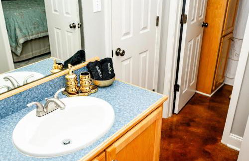 Hometown Hideaway King Ste 6 mi to Sports Complex - Foto 29