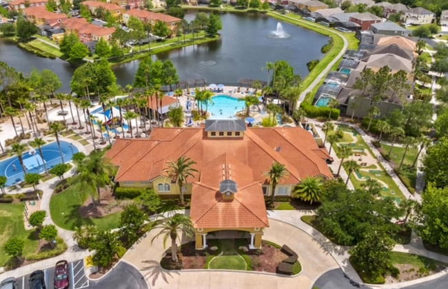 Amazing 3BR 2BA Townhome With Lake View at Terra Verde! - Foto 51