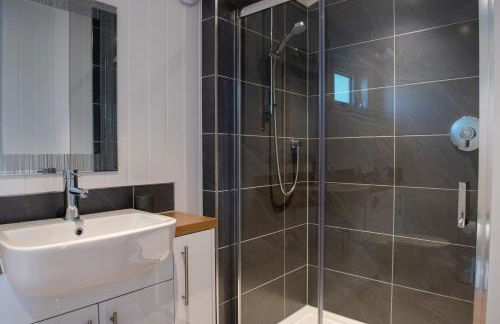 Super King Lodge-Sleeps 2-HotTub-Sea View - Foto 24