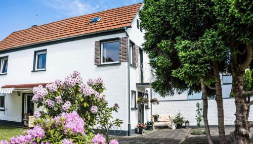 Ferienhaus "Schmale Gisela" bis zu 6 Personen mit Garten und Parkplätzen - Foto 5, Garden, Garden view