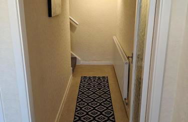 Timeless 2 Bedroom Townhouse Near The City Centre With Drive Parking - Photo 16