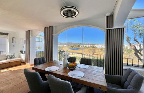 Stunning front line apartment with golf and mountains view - Foto 11