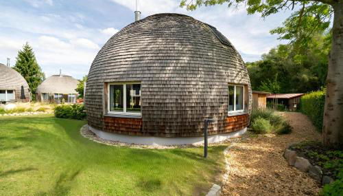 Kugelhaus Phoebe Charmantes Kugelhaus aus Holz am Waldrand des Tollensesees - Foto 1
