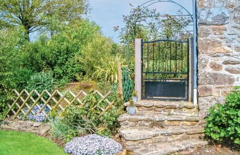 Awesome Home In Trézélanbégard - Foto 20