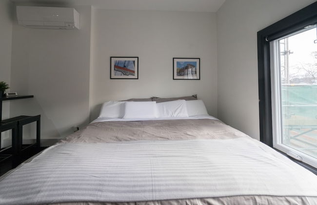 Applewood Suites - Queen West Studio - Photo 8