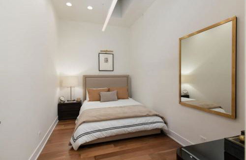 Luxury Gold Coast Penthouse with Deck & Views - Photo 48