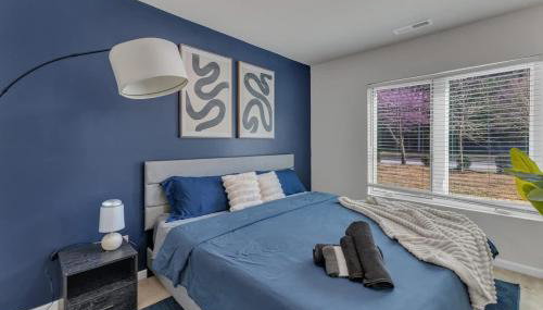 3BR Townhouse King Bed Garage Near NC State - Foto 4