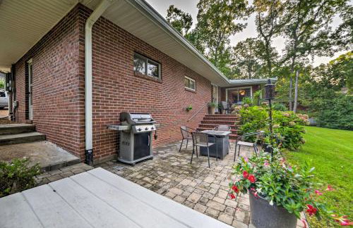 Charming Lakefront Home with Grill and Fire Pit! - Foto 26