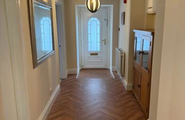 Spacious, sleeps 7, 2 baths, Central Saltash - Photo 45