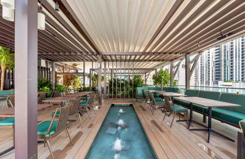 From 43th Floor a Luxury Condo Awaits For You! - Foto 92